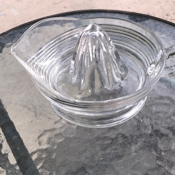 Real Crystal Large 8 inch Vintage Ribbed Crystal Glass Citrus Juicer with Handle - Picture 2 of 9